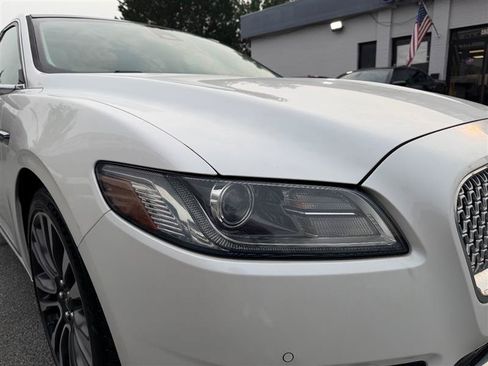 Used 2018 Lincoln Continental Select w/ Continental Climate Package AWD/4WD image 15