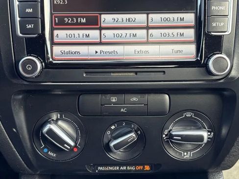 Used 2012 Volkswagen Jetta GLI FWD image 13