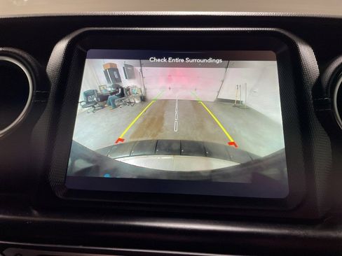 Used 2023 Jeep Wrangler Unlimited Sahara image 34