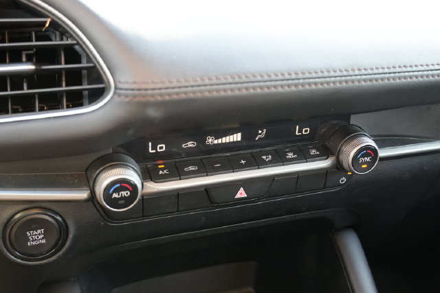 Used 2024 MAZDA MAZDA3 s FWD image 32