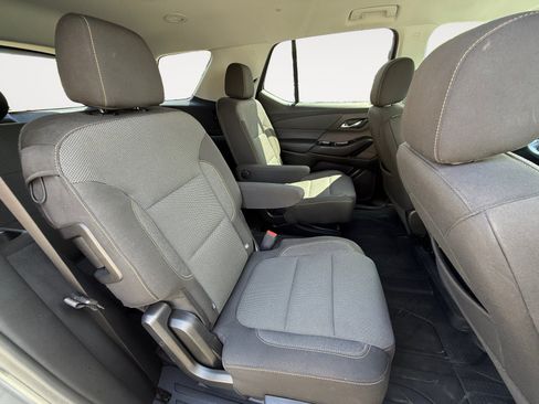 Used 2020 Chevrolet Traverse LT FWD image 18
