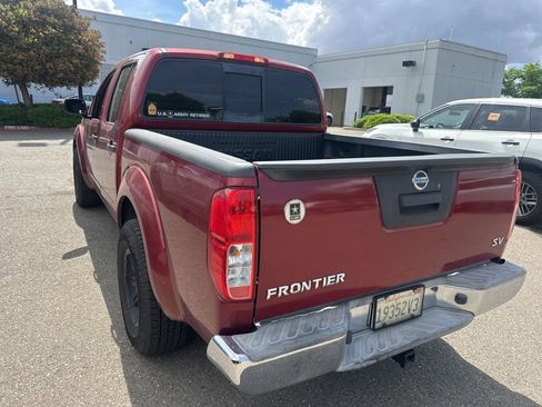 Used 2015 Nissan Frontier SV image 4