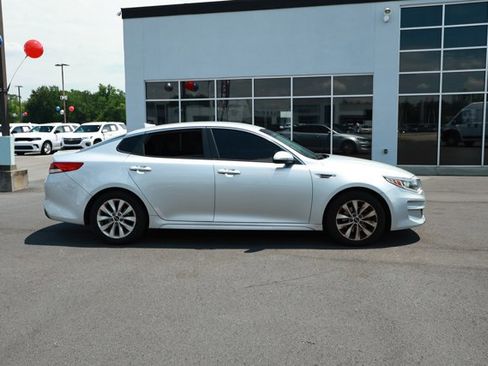 Used 2016 Kia Optima LX w/ Option Group 014 FWD image 3