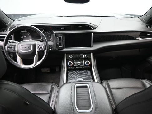 Used 2021 GMC Yukon XL Denali w/ Advanced Technology Package image 26