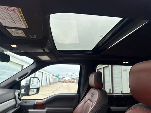 Used 2019 Ford F350 King Ranch w/ King Ranch Ultimate Package AWD/4WD image 3