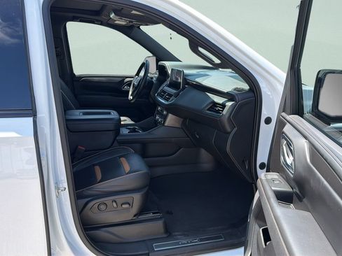 Used 2023 GMC Yukon AT4 w/ AT4 Premium Package AWD/4WD image 14