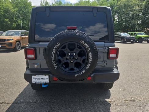 Used 2023 Jeep Wrangler Unlimited w/ Cold Weather Group AWD/4WD image 5