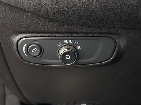 Used 2021 Chevrolet Equinox LT image 19