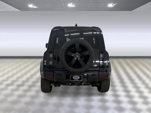 Used 2022 Land Rover Defender 90 V8 AWD/4WD image 10