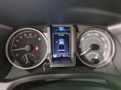 Used 2023 Toyota Tacoma SR5 AWD/4WD image 17