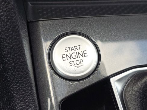 Certified 2023 Volkswagen Tiguan SE R-Line image 23