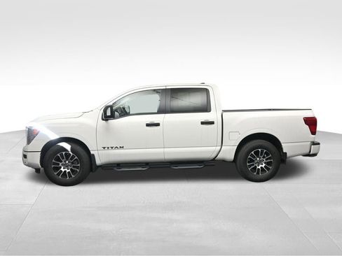 Used 2024 Nissan Titan SV w/ SV Convenience Package RWD image 8