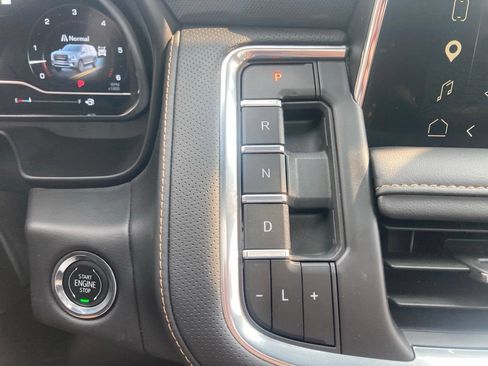 Used 2023 GMC Yukon AT4 w/ LPO, Floor Liner Package AWD/4WD image 40