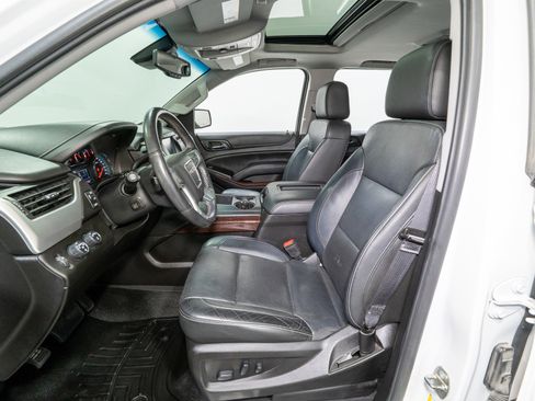 Used 2019 GMC Yukon SLT image 17