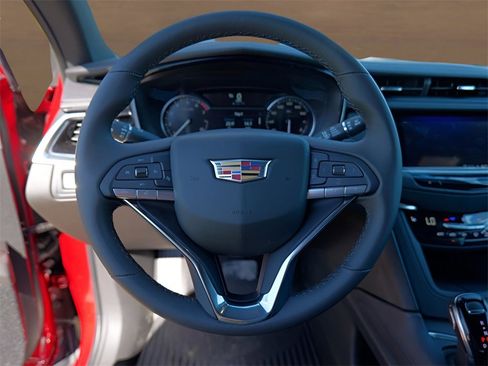 New 2025 Cadillac XT6 Luxury image 11