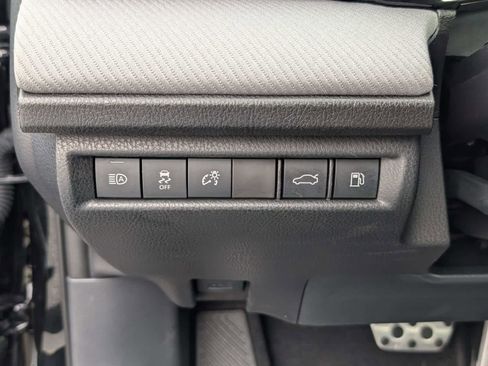 Used 2025 Toyota Camry SE image 19