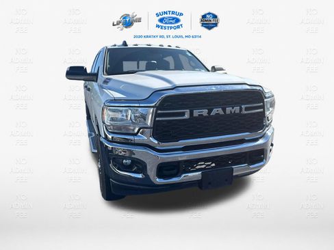 Used 2022 RAM 3500 Tradesman AWD/4WD image 14