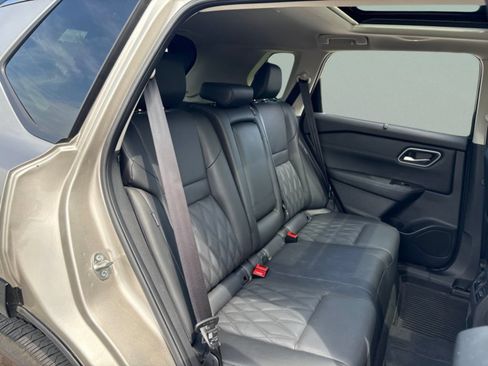 Used 2025 Nissan Rogue Platinum w/ Platinum Premium Package FWD image 19