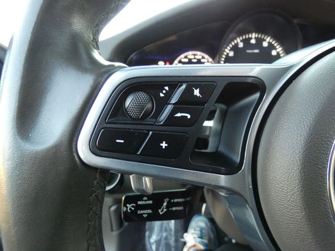 Used 2018 Porsche Panamera 4 image 73