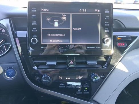 Used 2022 Toyota Camry XLE w/ Cold Weather Package FWD image 23