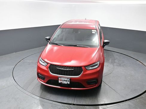 New 2026 Chrysler Pacifica Select image 31