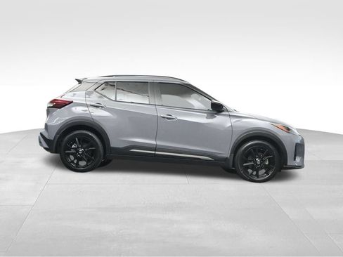 Used 2021 Nissan Kicks SR FWD image 30