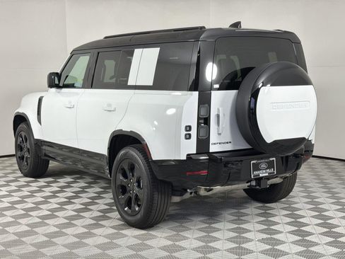 New 2026 Land Rover Defender 110 X-Dynamic SE image 3