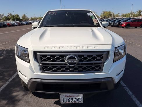 Certified 2022 Nissan Frontier SV RWD image 3