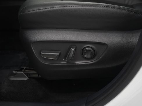 Used 2025 Toyota Grand Highlander AWD image 31