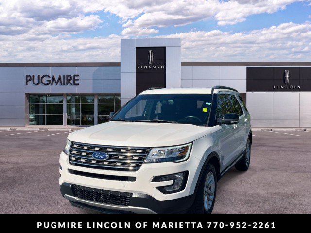 Used 2017 Ford Explorer XLT w/ Equipment Group 202A FWD image 3