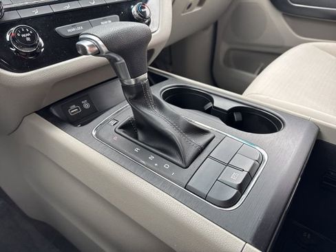 Used 2018 Kia Sedona L image 22