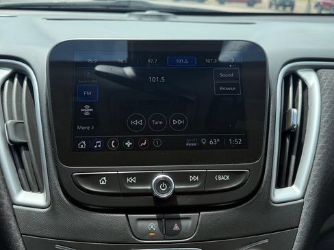 Used 2025 Chevrolet Malibu LT FWD image 16