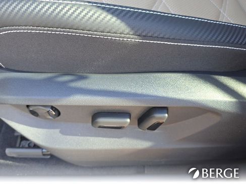 New 2026 Volkswagen Atlas Cross Sport SE image 15