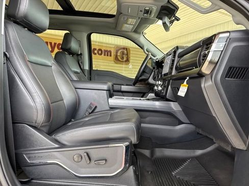 Used 2024 Ford F250 Lariat w/ Tremor Off-Road Package AWD/4WD image 28