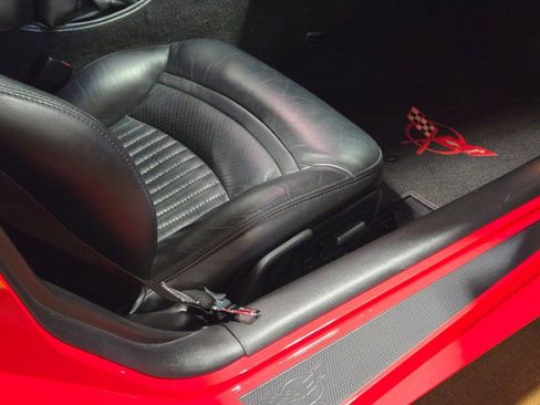 Used 2002 Chevrolet Corvette Convertible w/ Preferred Equipment Group2 image 9