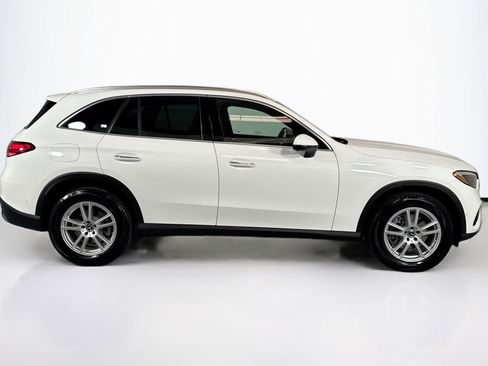 Certified 2025 Mercedes-Benz GLC 300 image 4