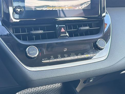 Used 2023 Toyota Corolla LE image 32