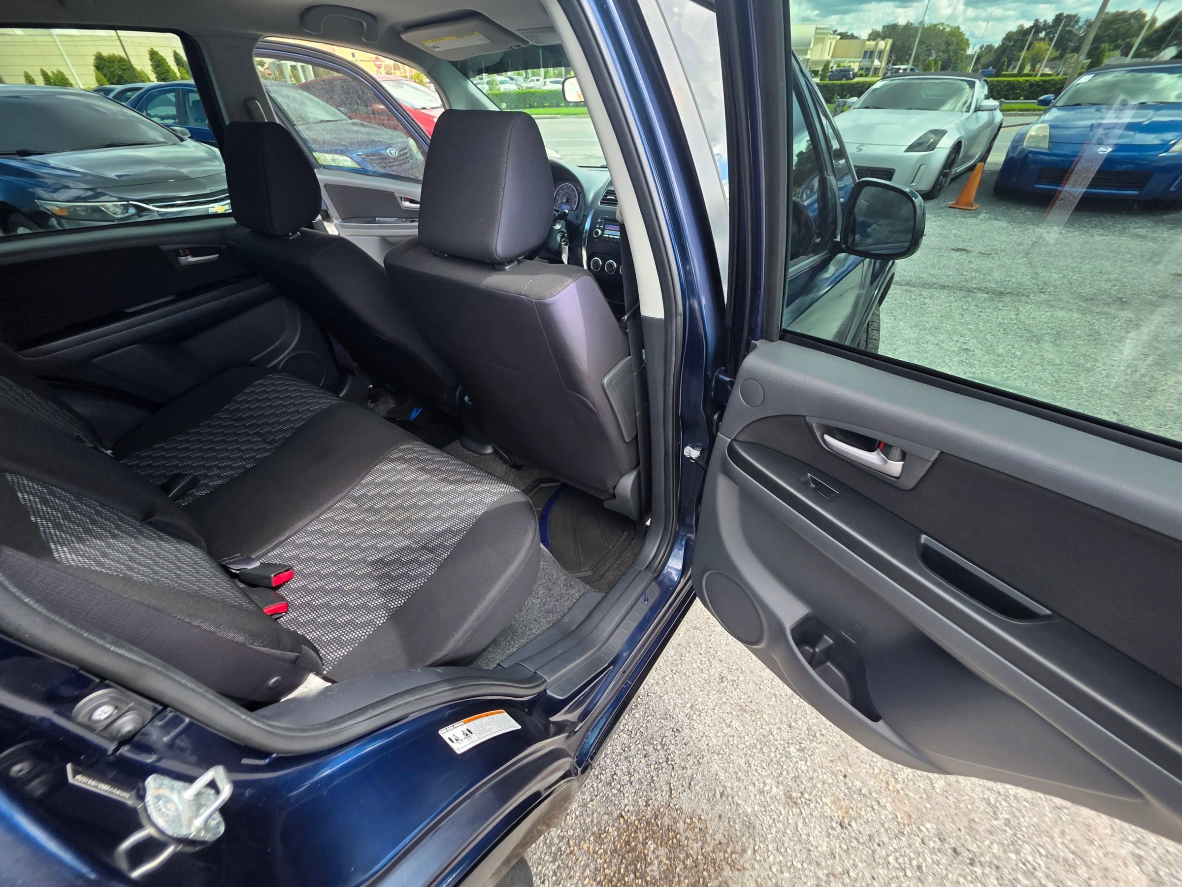 Used 2008 Suzuki SX4 Hatchback FWD image 18