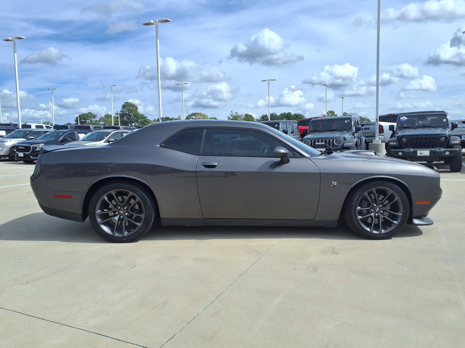 Used 2022 Dodge Challenger R/T Scat Pack w/ Shaker Package RWD image 5