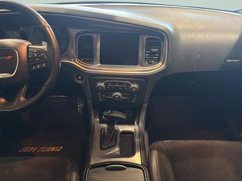 Used 2018 Dodge Charger R/T image 30