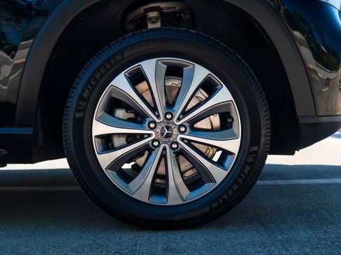 Used 2023 Mercedes-Benz GLE 350 w/ 3rd Row Seat Package image 17