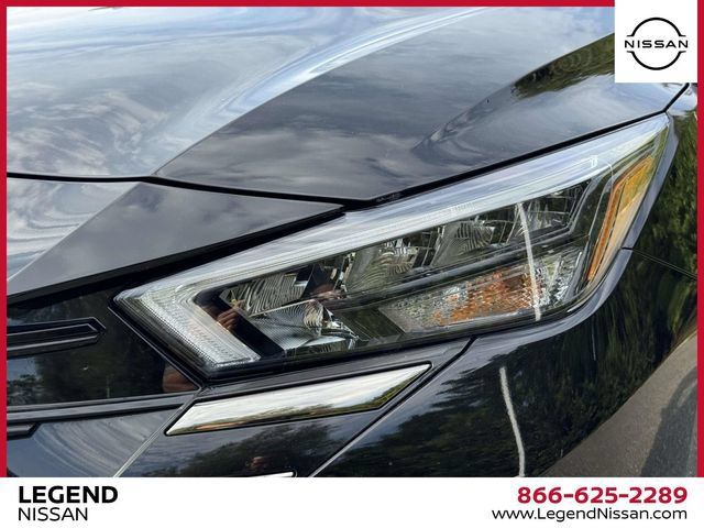 Used 2025 Nissan Versa SR w/ Trunk Package FWD image 10