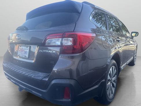 Used 2019 Subaru Outback 2.5i Touring image 5