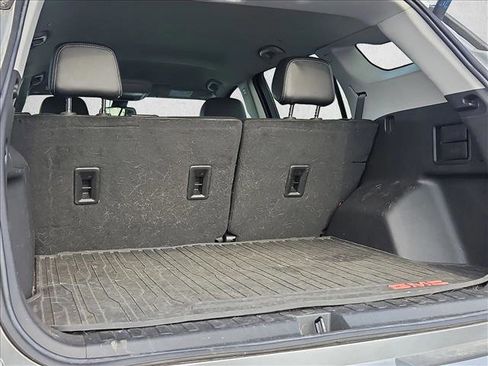 Used 2024 GMC Terrain SLT image 4