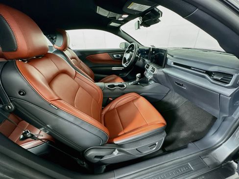 Used 2026 Ford Mustang Premium RWD image 27