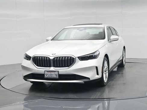 Used 2025 BMW 530i xDrive w/ Premium Package image 59