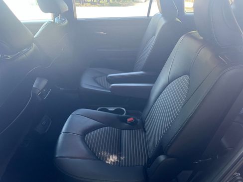 Used 2025 Toyota Highlander XSE AWD/4WD image 25