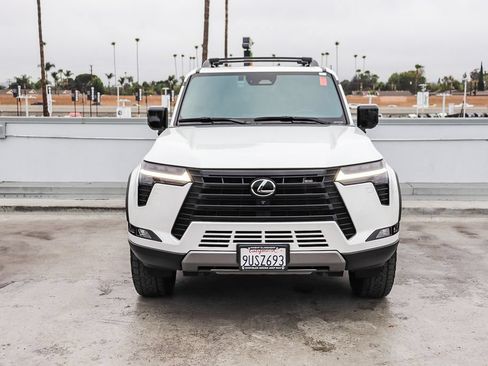 Used 2025 Lexus GX 550 AWD/4WD image 3
