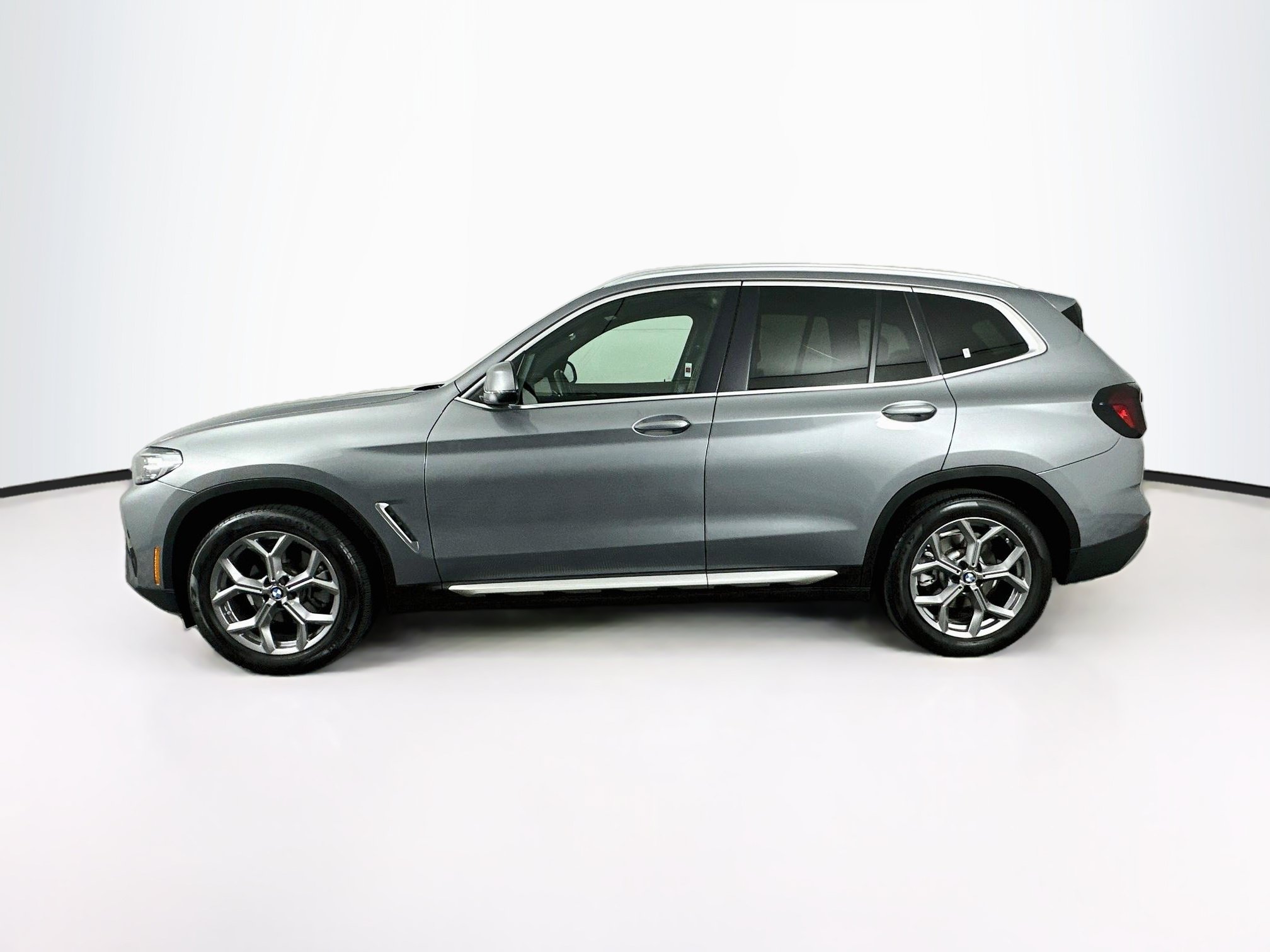 Used 2024 BMW X3 xDrive30i w/ Convenience Package AWD/4WD image 4
