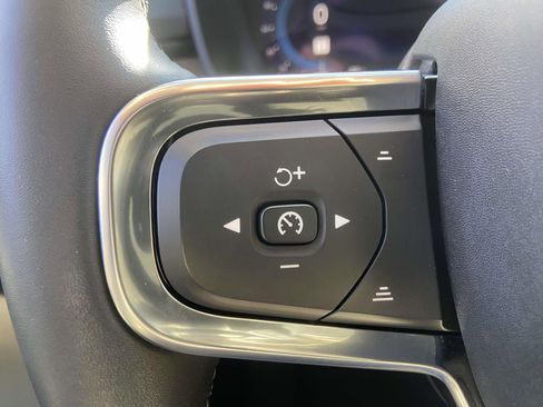 Certified 2023 Volvo XC40 B5 Plus w/ Protection Package Premier image 22